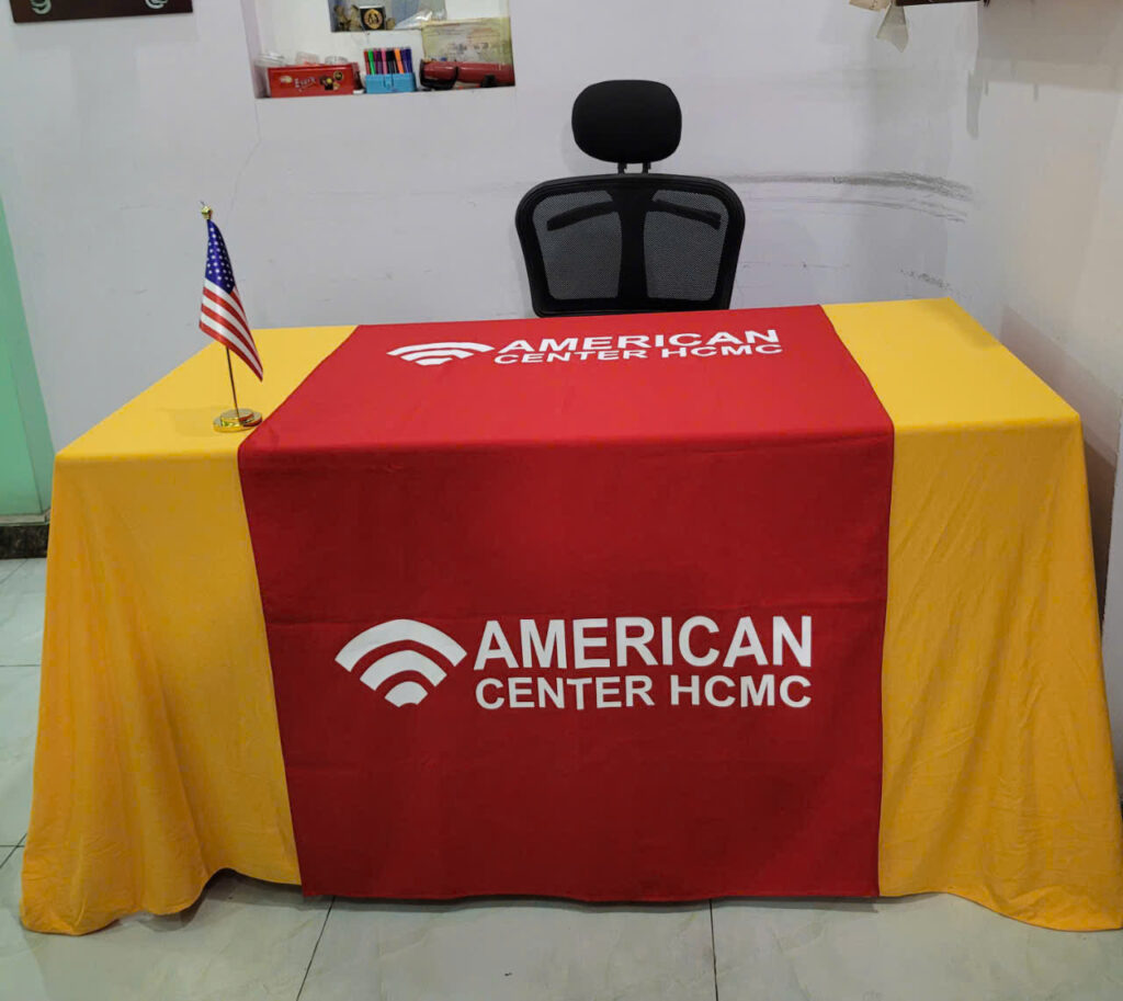 KHĂN TRẢI BÀN HỘI NGHỊ HỘI THẢO - MẪU 2