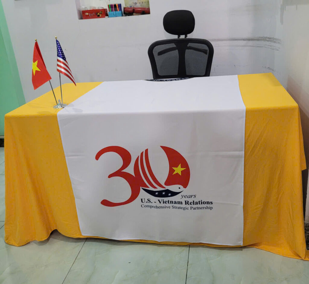 KHĂN TRẢI BÀN HỘI NGHỊ HỘI THẢO - MẪU 4