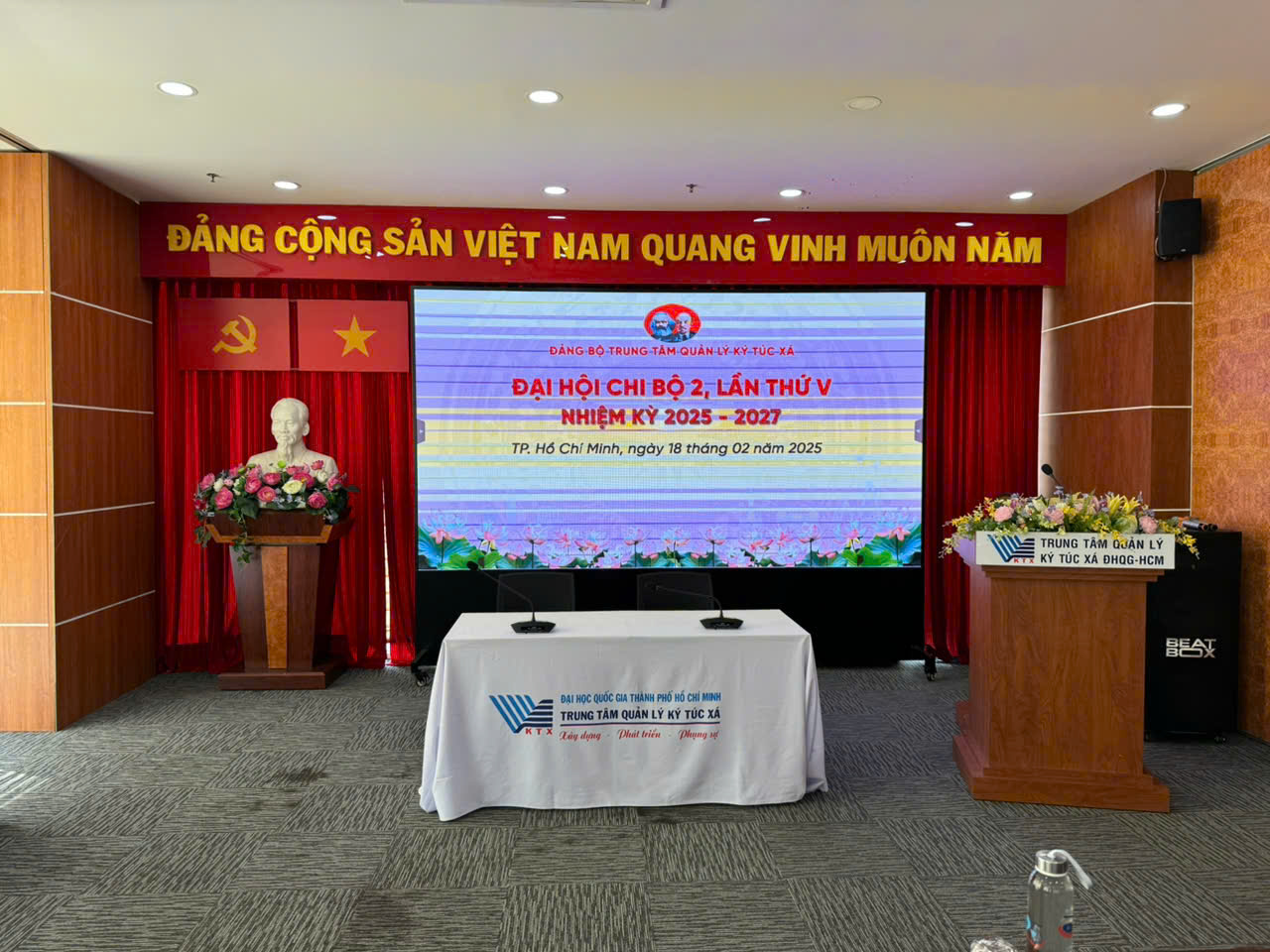 KHAN TRAI BAN TRANG TRI - MAU 10