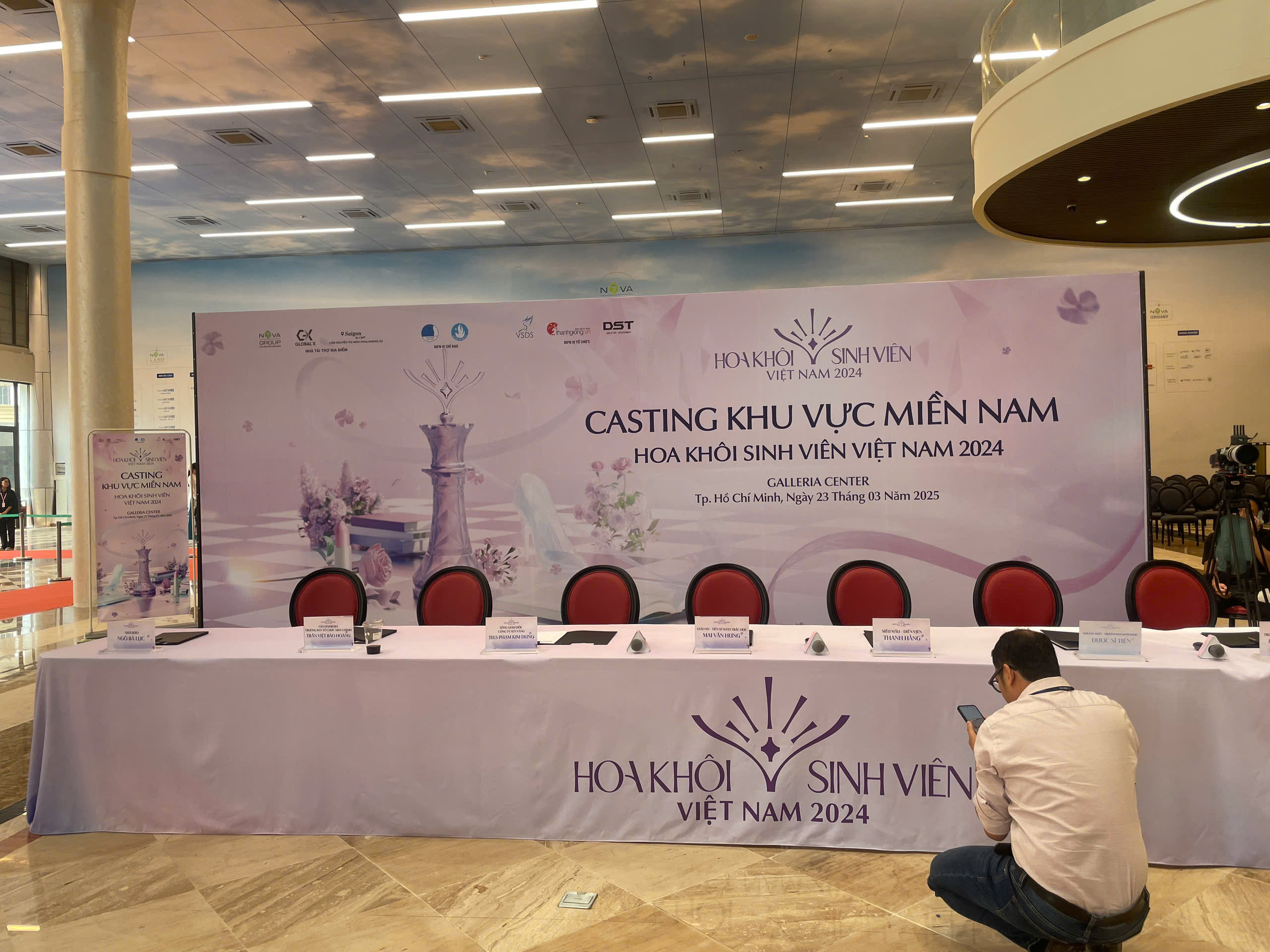 KHAN TRAI BAN TRANG TRI - MAU 11