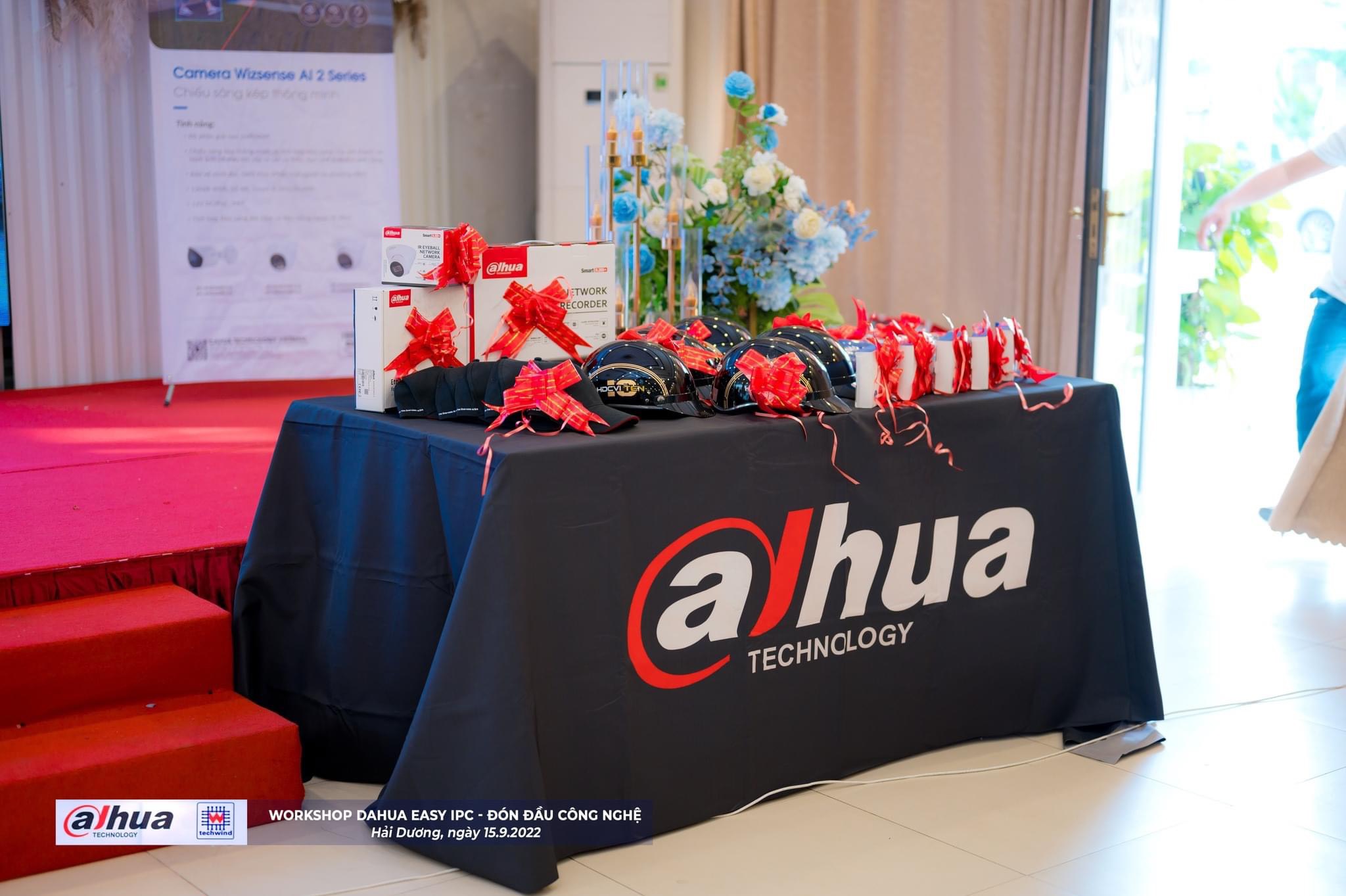 KHAN TRAI BAN TRANG TRI - MAU 6